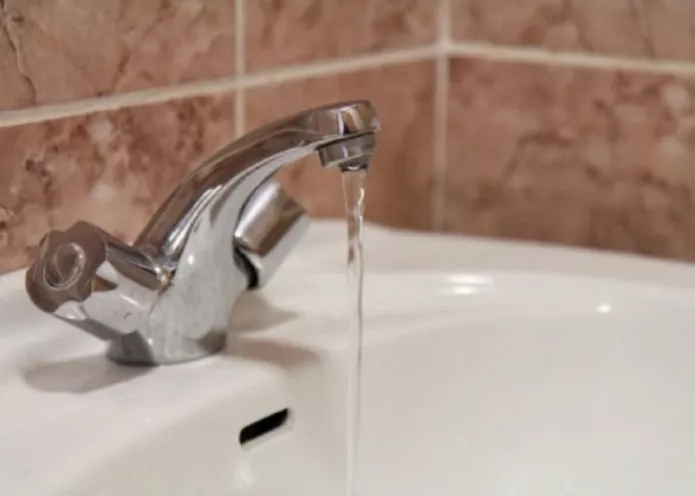 слабый напор воды слабый напор воды