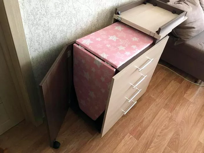 Комод с гладильной доской из ЛДСП Комод с гладильной доской из ЛДСП