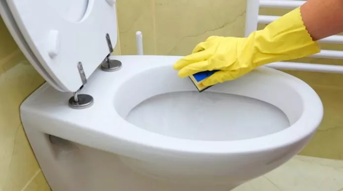 мытье унитаза