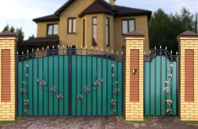 распашные ворота с калиткой