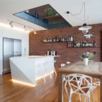 Кирпич в интерьере: 70 современных фото и идей