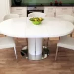Обеденный стол для кухни: размеры, формы, механизмы и материалы