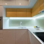 Подсветка на кухне под шкафами: как выбрать и установить своими руками