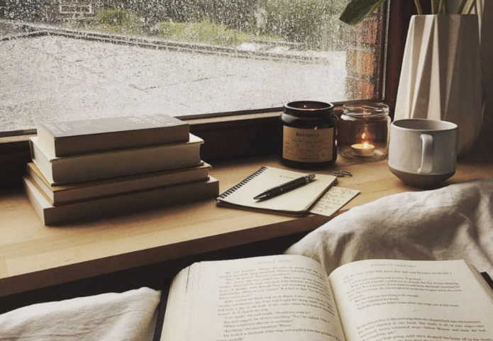 книги на подоконнике книги на подоконнике